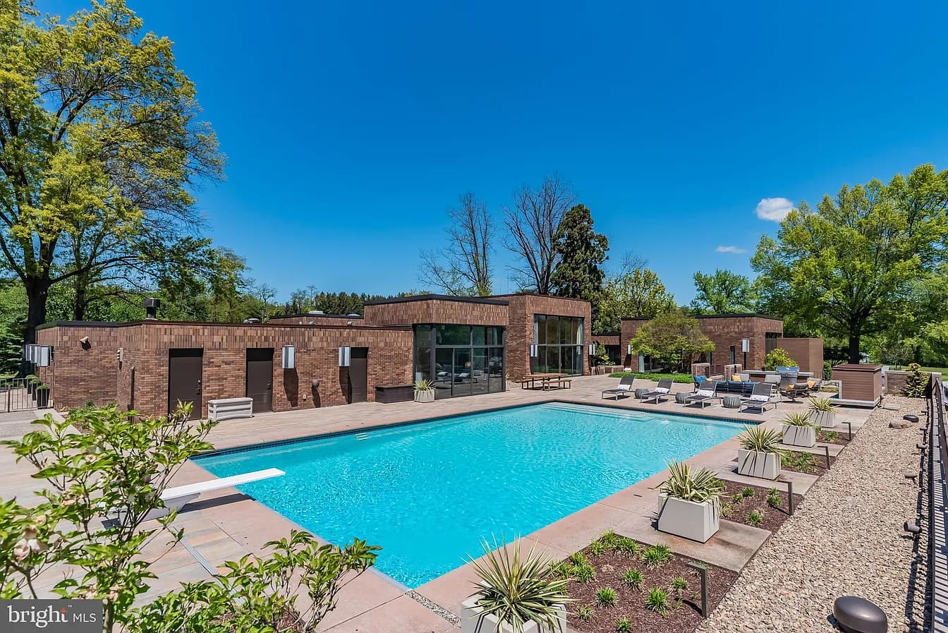 🏡 Sold | $1.7M | 4025 Crooked Hill Rd, Harrisburg, PA